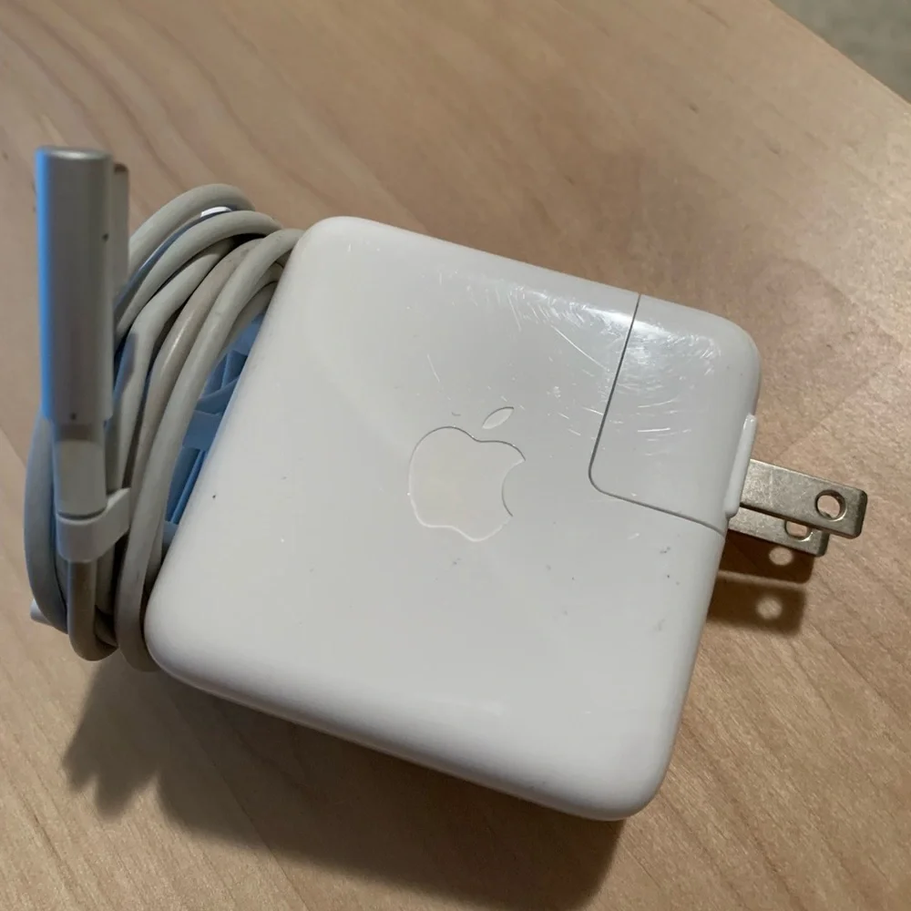 Apple 45W MagSafe Charger